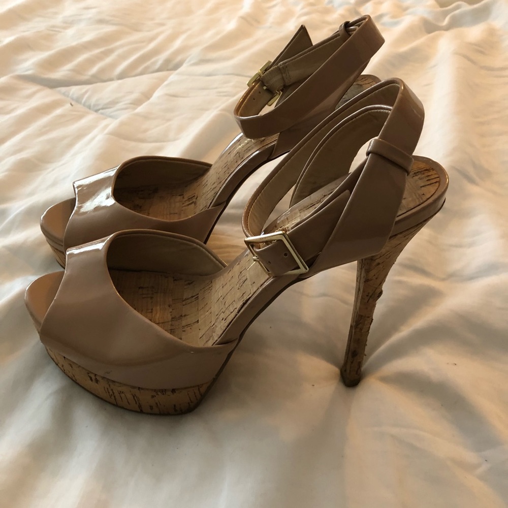 Jessica Simpson Roxee Platforms - Picture 3 of 6